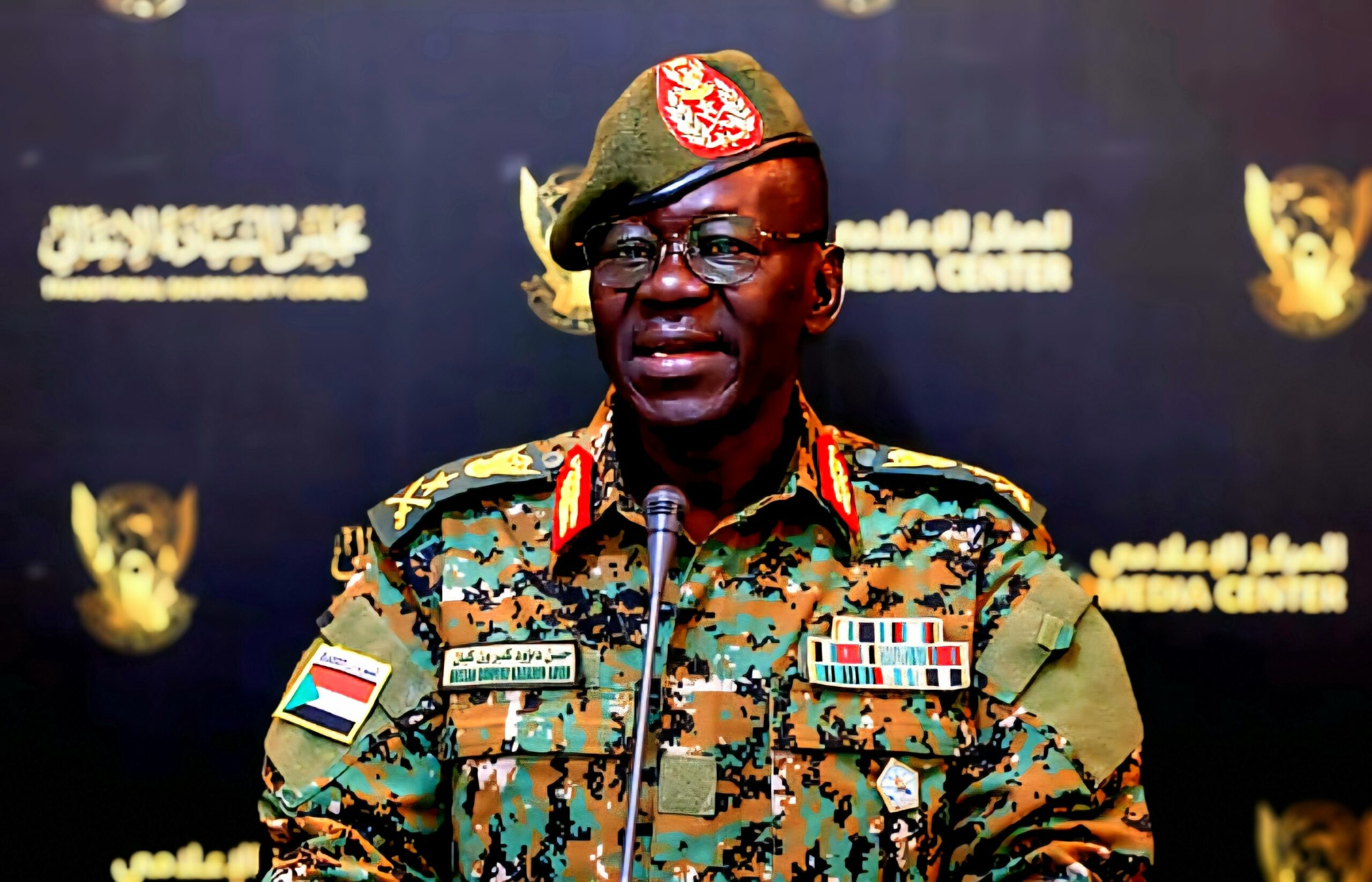 وزير الدفاع السوداني، الفريق حسن كبرون